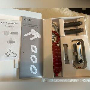 Dyson Supersonic wall cradle and magnetic attachment docks (silver)